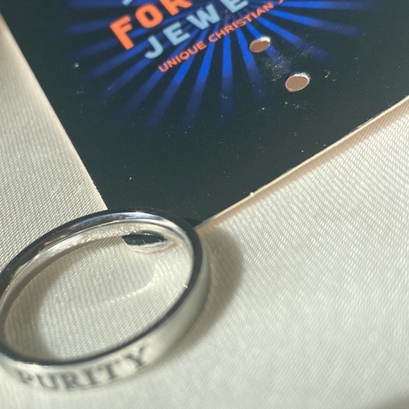 Girls Purity Ring Brand New! Stainless Steel size 8 - Picture 3 of 6